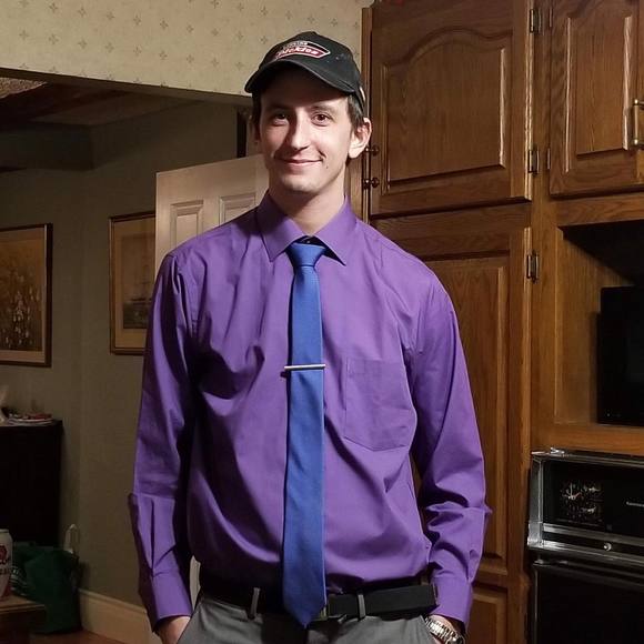 Profile Picture of Jared Hubbard (@jared_hubbard) on Poshmark