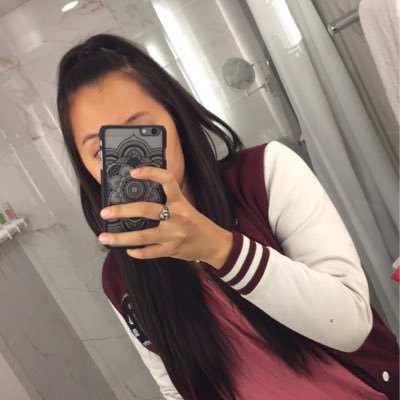 Profile Picture of Danielle Loren (@danielleeloren) on Twitter