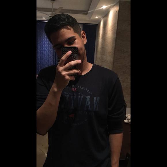 Profile Picture of Lucas Lima (@lucasmilani) on Poshmark