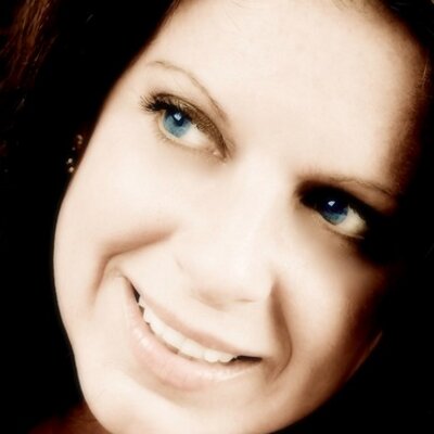 Profile Picture of Heidi Neale Robinson (@Sassyopr7) on Twitter