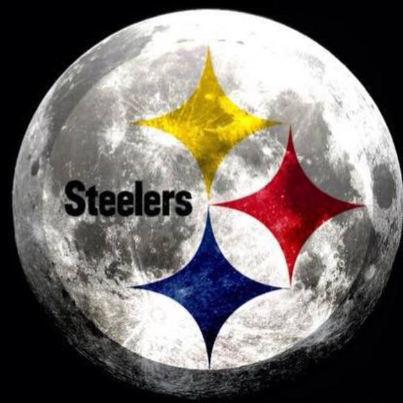 Profile Picture of Raunel Carbajal (@raunelcarbajal) on Poshmark