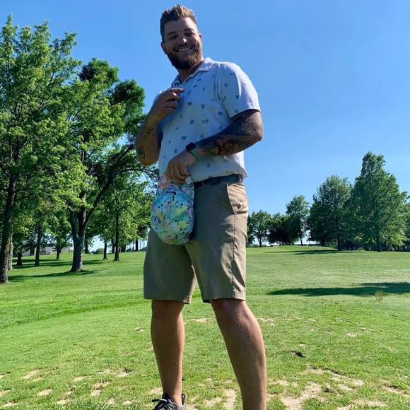 Profile Picture of Alex Golden (@alexgolden10) on Poshmark