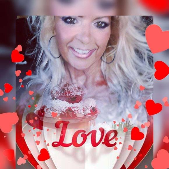 Lisa Rocklin - Poshmark Profile Picture of Lisa Rocklin (@lisazimmerman1) on Poshmark