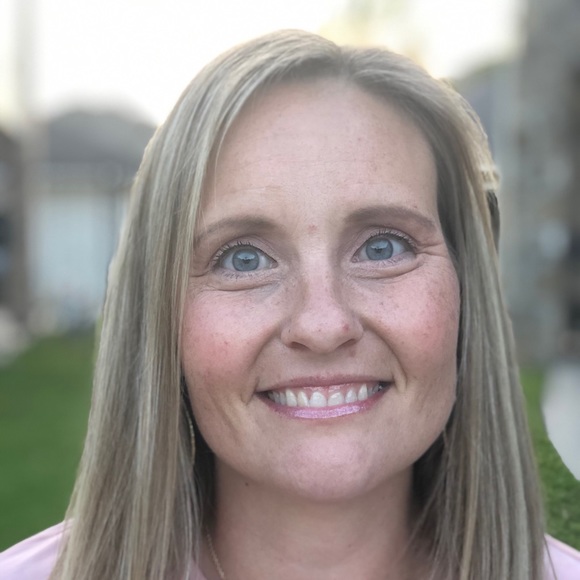 Profile Picture of Tiffany Zwygart (@tiffany_zwygart) on Poshmark