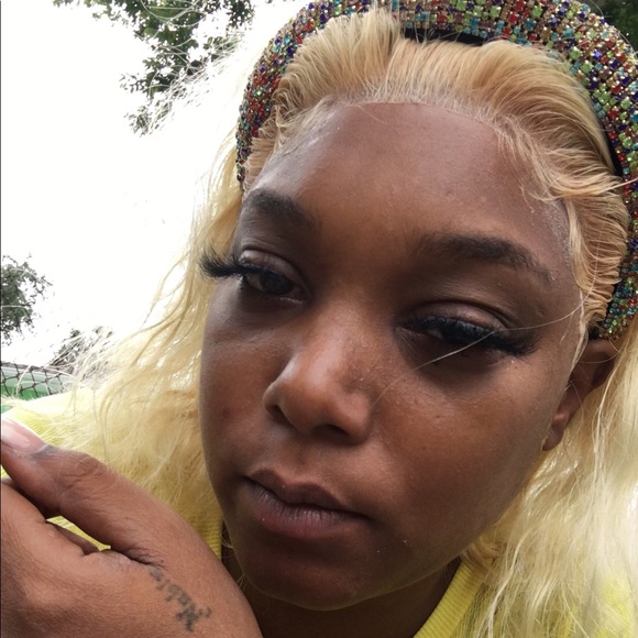 Cathrine Nicklow - Poshmark Profile Picture of Cathrine Nicklow (@cathrinenicklow) on Poshmark