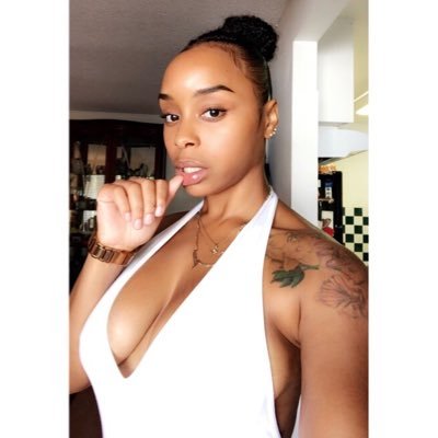 Profile Picture of Jasmine J. Howard (@QueenJasmineJ) on Twitter