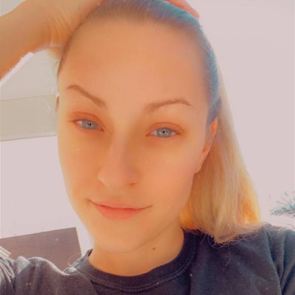 Profile Picture of Candice Wehrman (@cnwehrman) on Poshmark