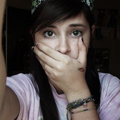 Profile Picture of Charlotte Sharp (@holyjeans) on Twitter