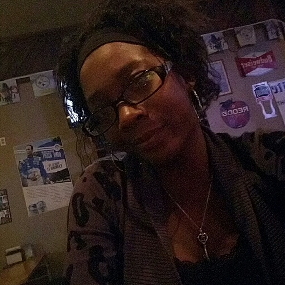 Profile Picture of Jonnice Durham (@jdurham21) on Poshmark