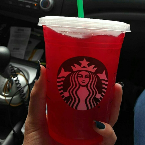 Profile Picture of Celeste Zepeda (@celeesteyoo) on Poshmark