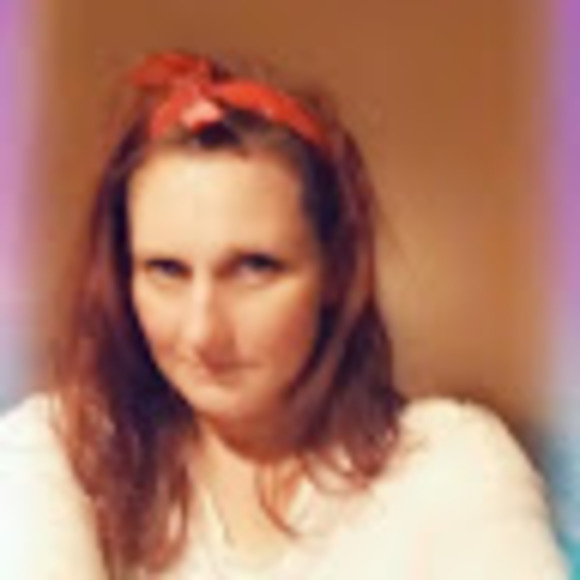 Profile Picture of Tina Weems (@brookskye1012) on Poshmark