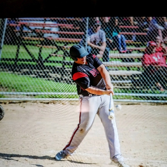 Profile Picture of Tyler Luna (@tylerluna) on Poshmark