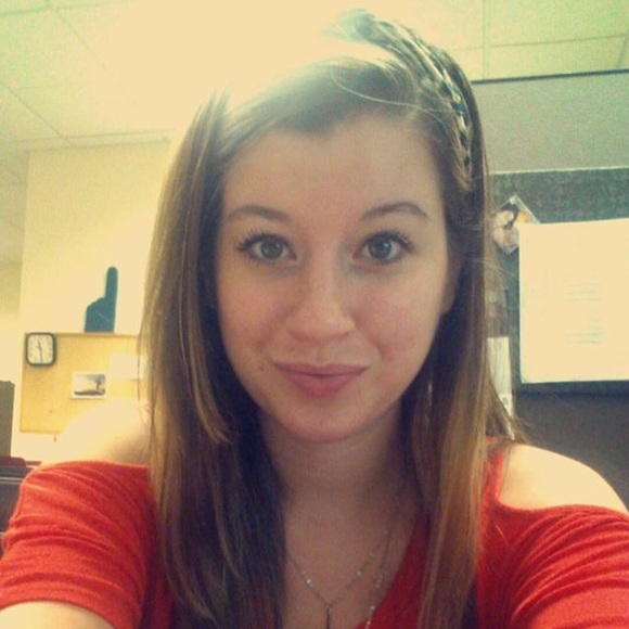 Profile Picture of Kaitlyn Weist (@kweist) on Poshmark