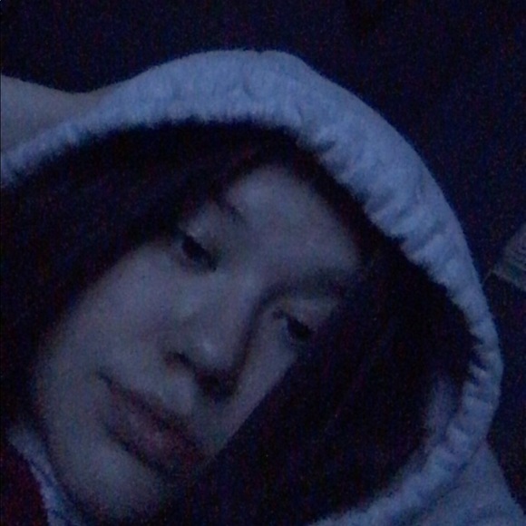 Profile Picture of Olivia Almgren (@oaalmgren) on Poshmark