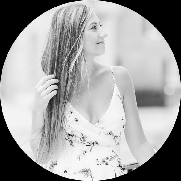 Profile Picture of Asti Ambartsumian (@ambaasti) on Poshmark