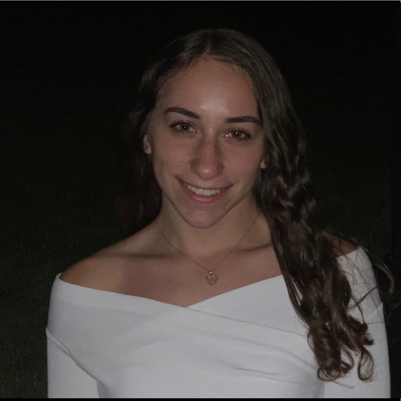 Profile Picture of Kristen Mogerman (@kmogerman) on Poshmark