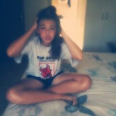 Profile Picture of Caitlin Leigh Burt (@caitlin_32393) on Twitter