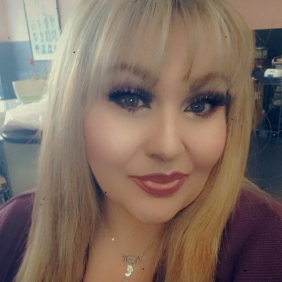 Profile Picture of Tessa Jimenez (@tessaj74) on Poshmark