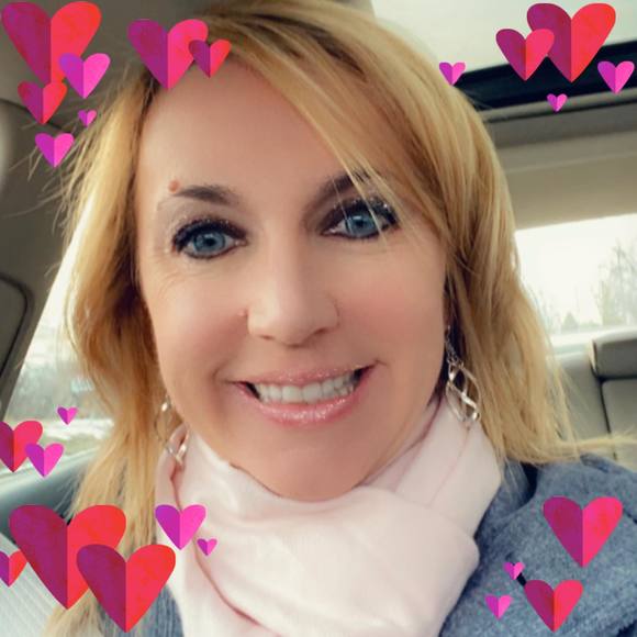 Profile Picture of Aleasha Bozych (@amb7212) on Poshmark