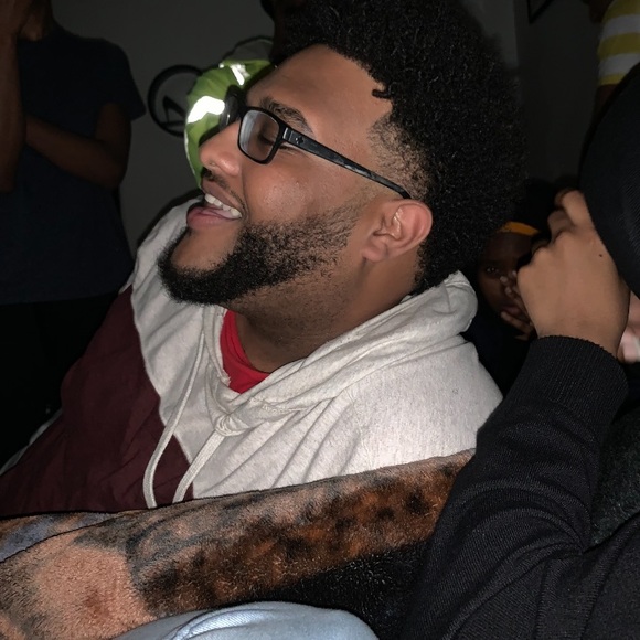 Profile Picture of Akrum Abdel-mageed (@akrumburhan) on Poshmark