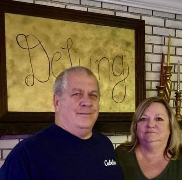 Cathy Delung - Poshmark Profile Picture of Cathy Delung (@cathyd525) on Poshmark