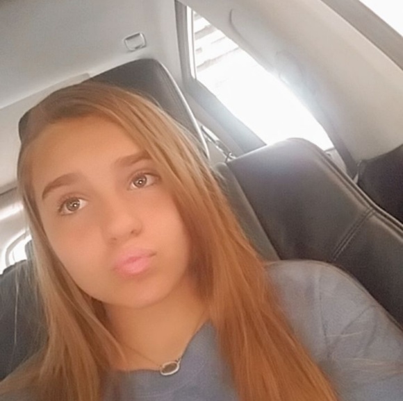 Profile Picture of Mackenzie Ramsower (@mack3nzi3_r) on Poshmark