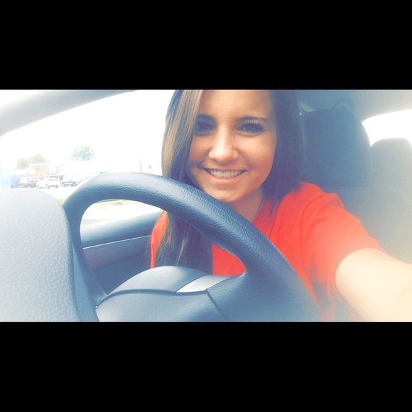 Profile Picture of Courtney Long (@areon14) on Poshmark