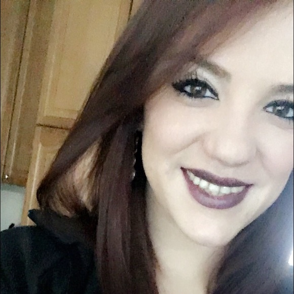 Profile Picture of Caitlynn Riedemann (@criedemann0502) on Poshmark