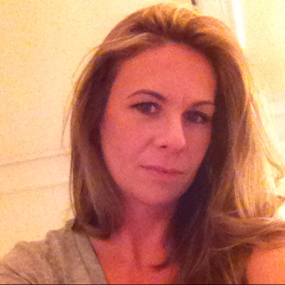Profile Picture of Danielle Paul (@dpaul977) on Poshmark
