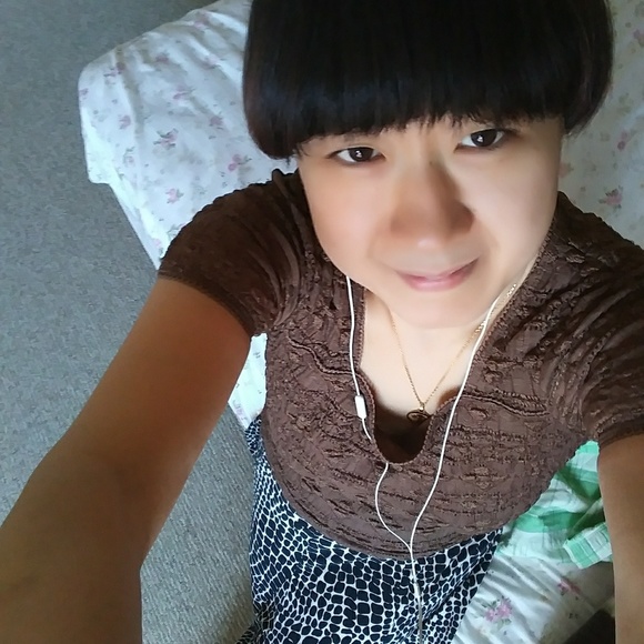 Profile Picture of Lani Nguyen (@lani267) on Poshmark