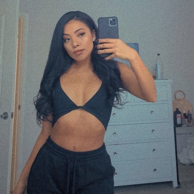 Profile Picture of Janet Perez (@janetlperez) on Twitter