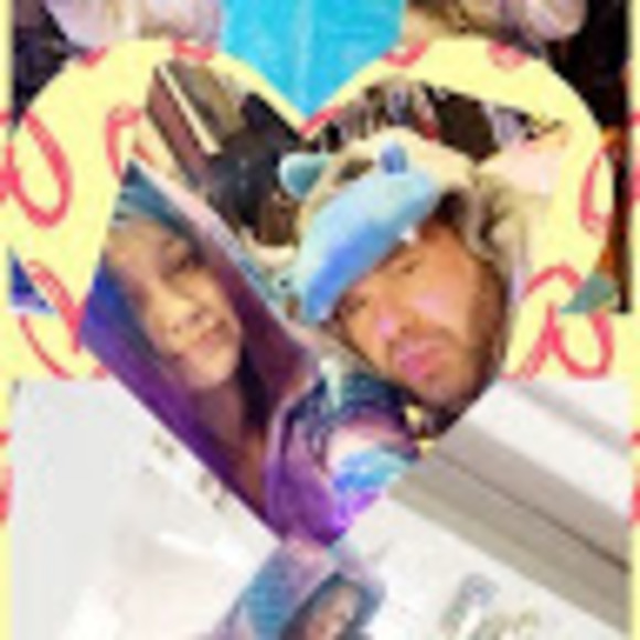 Profile Picture of Leah Williams (@leahrae77) on Poshmark