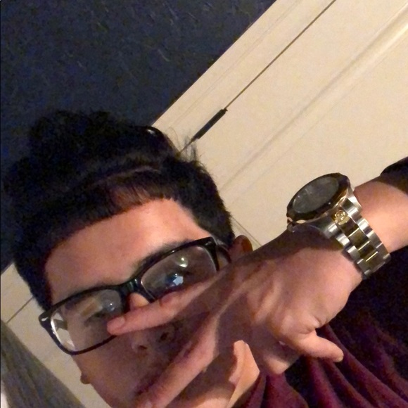 Profile Picture of Joel Salinas (@joelsalinas21) on Poshmark