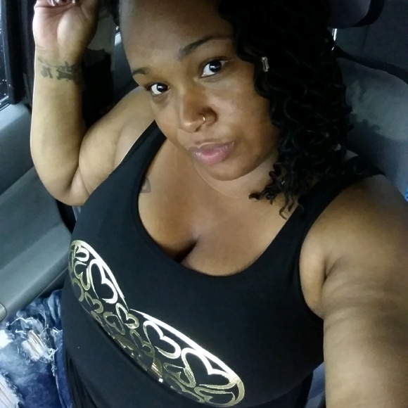 Lashonda Moore - Poshmark Profile Picture of Lashonda Moore (@mssweetyb) on Poshmark
