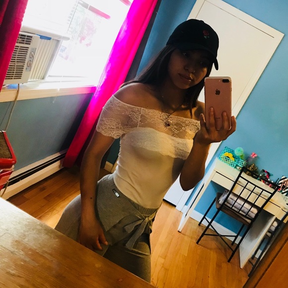 Profile Picture of Janitza Valle (@erika_valle) on Poshmark