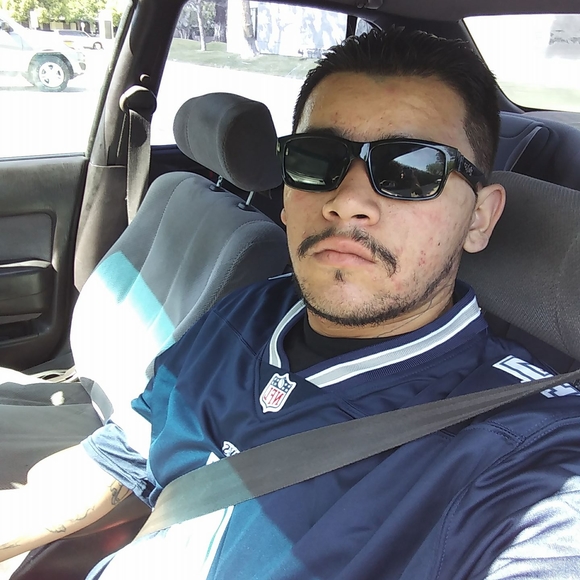 Profile Picture of Hilario Mata (@hilatummmmmmm) on Poshmark