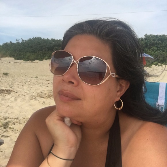 Profile Picture of Melissa Nordstrom (@monet11967) on Poshmark