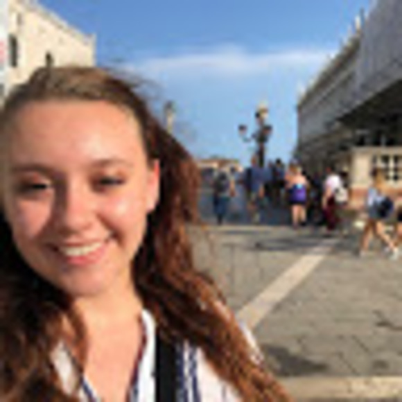 Profile Picture of Katherine Laherty (@k8larryt) on Poshmark