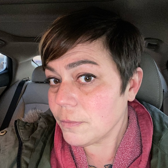 Kelly Graziano - Poshmark Profile Picture of Kelly Graziano (@kellygraziano) on Poshmark