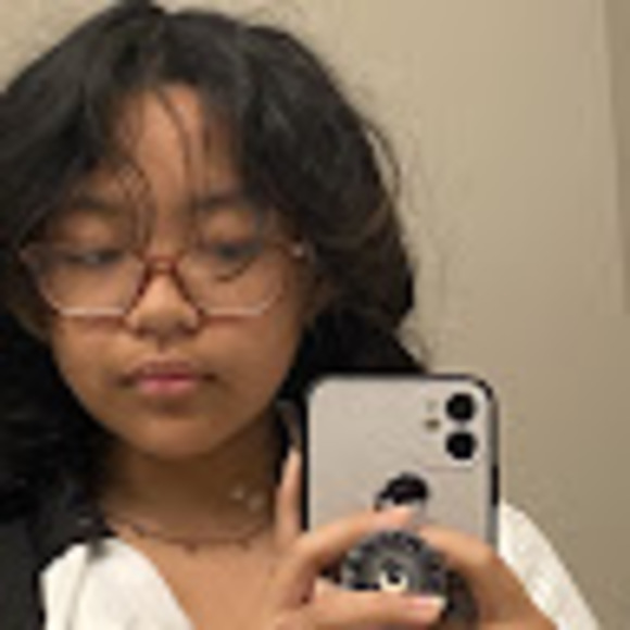 Profile Picture of Kailani Chaides (@__h1__) on Poshmark