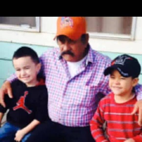 Profile Picture of Carlos Piñon (@carlos_p544) on Poshmark