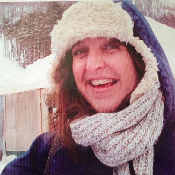 Profile Picture of Tammy Houdersheldt (@tammyljones77) on Poshmark