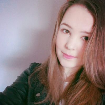 Profile Picture of Chrissy Becker (@chrissybleibtso) on Twitter