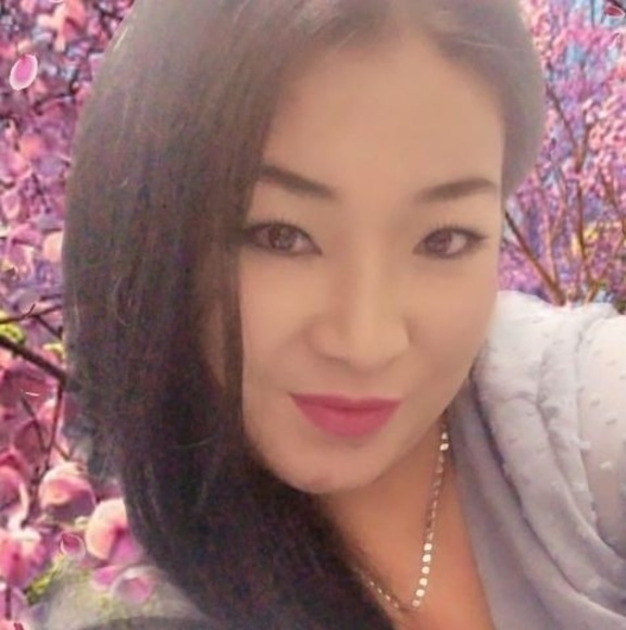 Profile Picture of Tatelyn Lychee (@tatelynlychee) on Poshmark