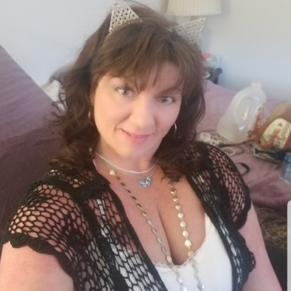 Profile Picture of Christine Thomas-cascio (@diver3867) on Poshmark