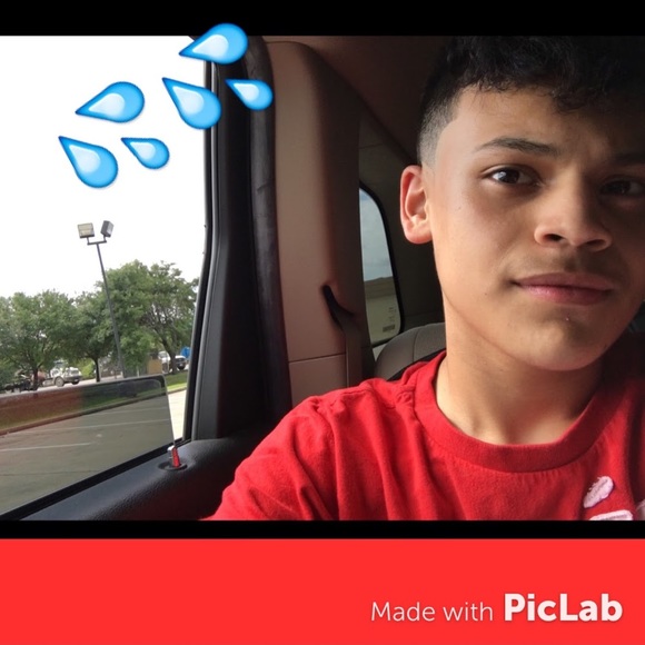 Profile Picture of Amzi_feeds _ (@kevinnnn_133) on Poshmark