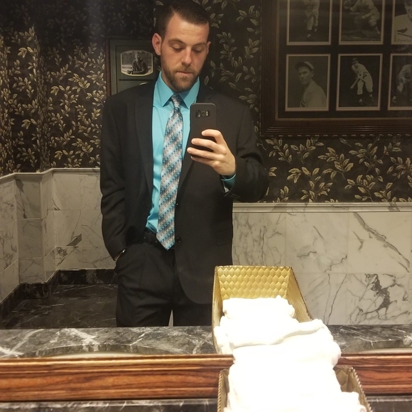 Profile Picture of Conor Hennessy (@henne112) on Poshmark