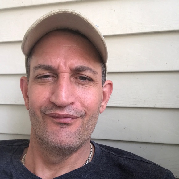 Profile Picture of Brett Nicholas (@brettnick12) on Poshmark
