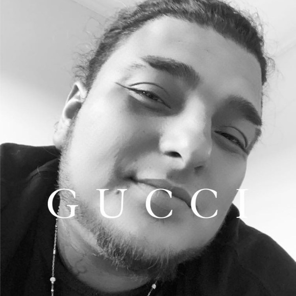 Profile Picture of Joshua Barrera (@jbarrea) on Poshmark