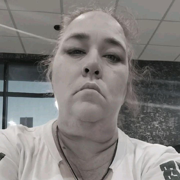 Profile Picture of Lori (@lorifreund0) on Tiktok